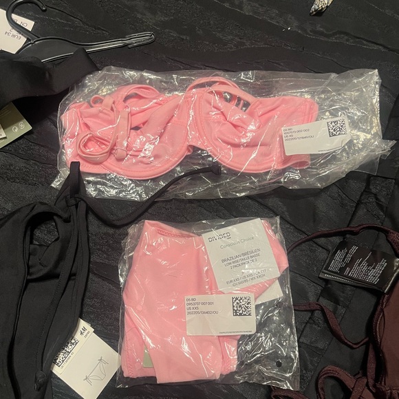 Colorful Bikini Set Collection - Picture 3 of 11